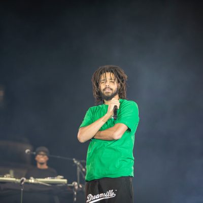 Photo of Jcole on stage