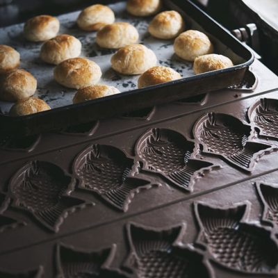 Image of baking tray courtesy of Evgeny Tchebotarev on Pexels