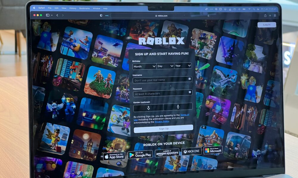 Photo of Roblox start screen. Photo courtesy of Oberon Copeland @veryinformed.com on Unsplash.